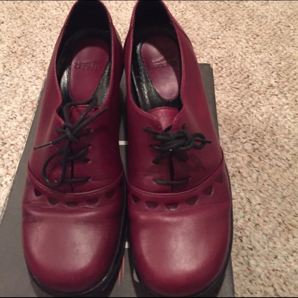 Dansko Lace up Leather shoes Size 38